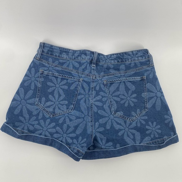 •SO• High-Rise Floral Design Jean Shorts - Picture 3 of 7